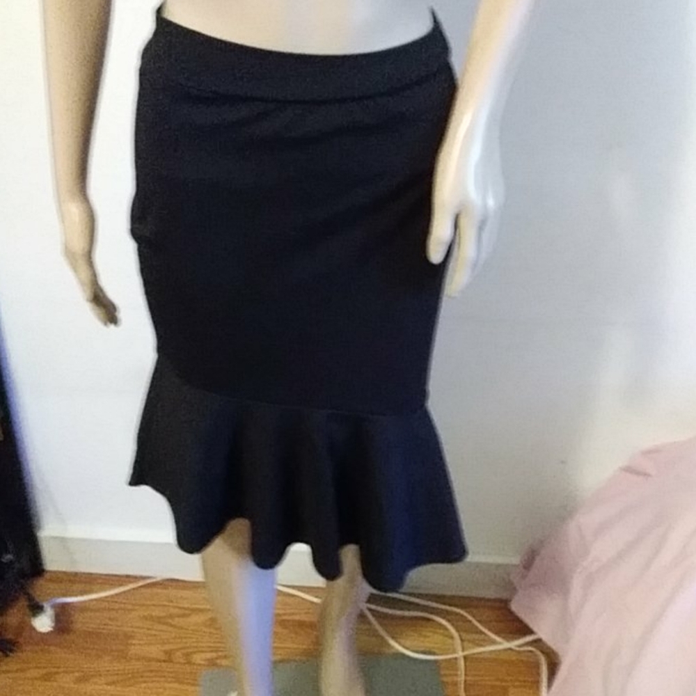 Osmose black skirt